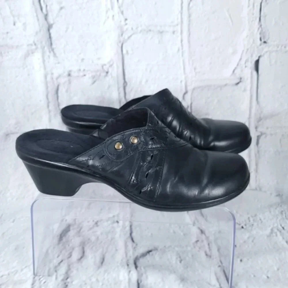 Clarks Bendable Womens Sz 9 Slip On Clogs Mules Black Leather Monochrome Classic